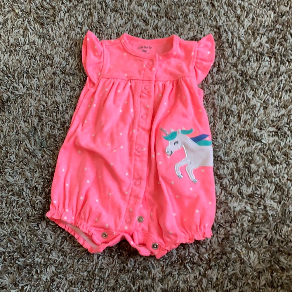 Carter’s pink unicorn 🦄 romper. Size 3 months.